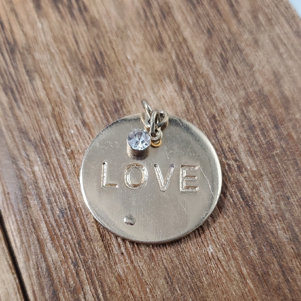 Love Medallion Pendant P272